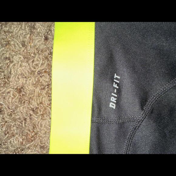 Nike Women's Dri-Fit Pro 3 Big Dot Training Shorts - Picture 7 of 12